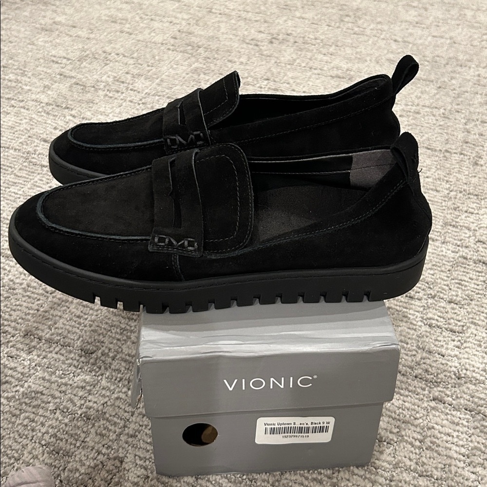 Vionic Women’s Vionic Uptown Loafer – Black Suede 9 Wide - Picture 3 of 7